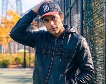 Geborduurd zwart leren bomberjack met capuchon - Elite Stitch Wear Custom Urban Streetwear
