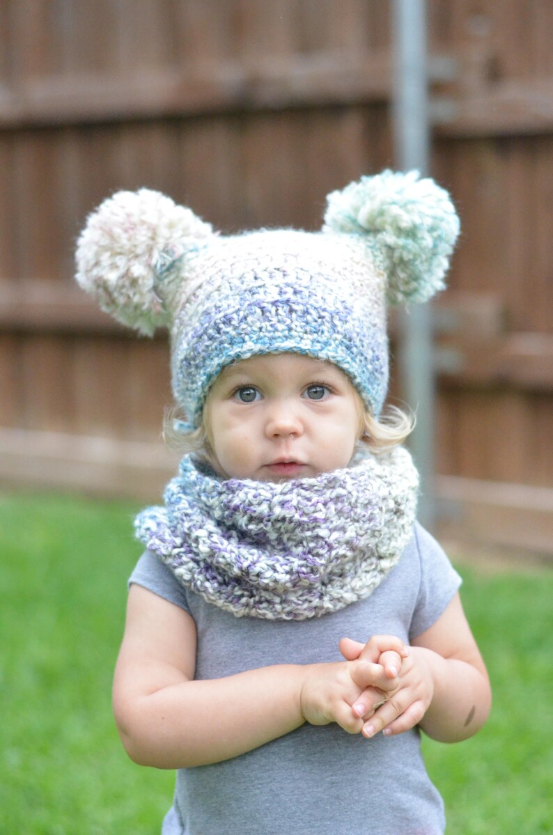 Photo Prop Toddler beanie Girls winter hat Winter hat Pom Pom Beanie Christmas gift Baby shower gift Double Pom Pom hat Pom Pom hat