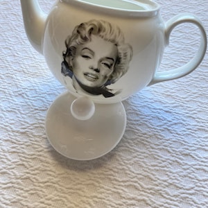 Vintage Marilyn Monroe Teapot, Fine Bone China, Dandy Lines England, Retro Hollywood Glamour