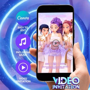 Op de afbeelding: Een smartphone toont een video-uitnodiging voor "Emily" met geanimeerde personages. De uitnodiging bevat een afspeelknop, een datum en de woorden "Video-uitnodiging". Pictogrammen geven Canva-bewerking, muziekopname en eenvoudige bewerking aan.