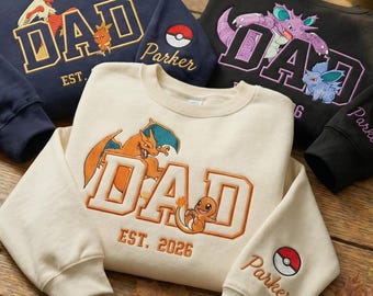Benutzerdefinierte PokaDad besticktes Shirt, personalisiertes Anime Charaktere Sweatshirt, Anime Vatertagsgeschenk, Geburtstagsgeschenk für Papa, Pocket Beast Hoodie