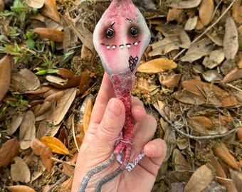 Brinquedo Raiz de Mandrágora OOAK, Criatura Fantástica Feita à Mão, Boneca de Arte Assustadoramente Fofa, Decoração Bruxa Cottagecore, Presente Exclusivo, Mandrágora, Boneca Mágica