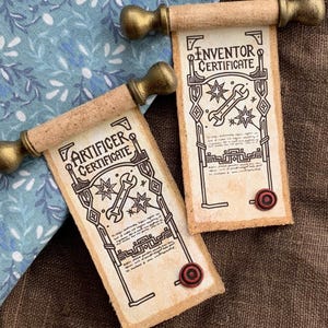DnD-kunstenaar. Pathfinder-uitvinder. TTRPG-klasdiploma. Miniatuurrollen. Gepersonaliseerd cadeau. Koelkastmagneet.