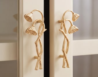 Tiradores florales para armarios, tiradores florales para cajones, herrajes botánicos para muebles, tiradores decorativos únicos para cómodas, decoración del hogar inspirada en la naturaleza.