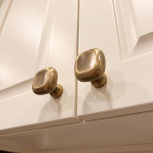 Pomelli per mobili, pomelli rotondi per cassetti, ferramenta moderna per mobili, ferramenta minimalista per mobili da cucina, pomelli per cassettiere, decorazioni semplici per rinnovare la casa immagine 6