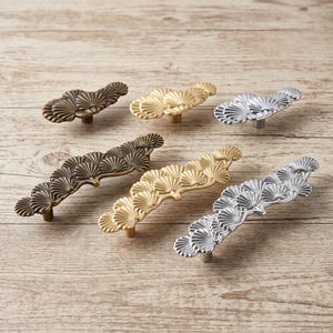Shell Cabinet Handles, Vintage Drawer Pulls, Decorative Furniture Hardware, Coastal Kitchen Cabinet Hardware, Dresser Pulls, Elegant Home