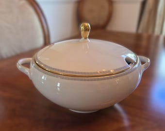 Sopera de porcelana con tapa Bareuther Waldsassen, estilo vintage.