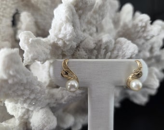 Vintage Mikimoto 6.5mm Akoya Pearl 14K Gold Screw Back Earrings