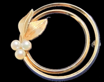 Vintage Krementz Double Circle Gold and Pearl Brooch