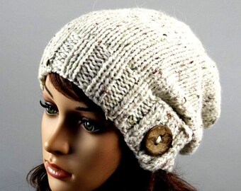 Handgestrickte warme Slouchy Beanie. Weiche und bequeme Mütze, perfekt für kältere Jahreszeiten! In vielen Farben erhältlich.