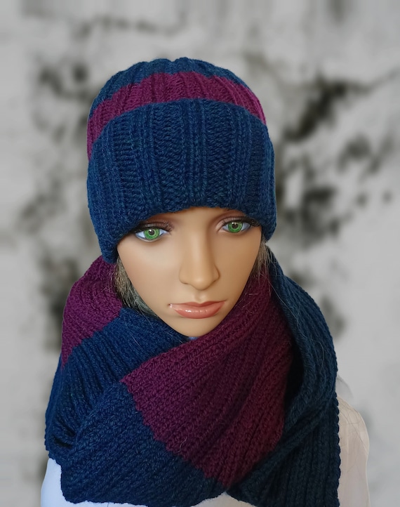 Handmade Knit Slouchy Beanie and Scarf Set: Women display picture 2