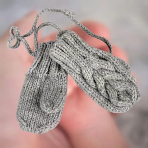 Mittens with string, baby boy, baby girl Thumbless Mittens, Toddler Mittens, Baby mittens with strings attached, Newborn/3T in many colours.