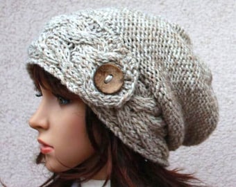 Bonnet ample et chaud tricoté à la main. Bonnet d'hiver pour femme. Bonnet doux et confortable, bonnet boutonné, parfait pour les saisons les plus froides ! Dans de nombreuses couleurs.