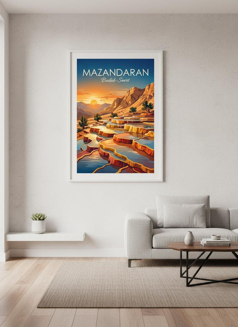 Peut inclure: Une affiche encadr&eacute;e repr&eacute;sentant un paysage de Mazandaran, Iran, avec le texte "MAZANDARAN Badab-Soort". L'&oelig;uvre d'art repr&eacute;sente des bassins en terrasses avec des d&eacute;p&ocirc;ts min&eacute;raux color&eacute;s sous un ciel de coucher de soleil, encadr&eacute;e en blanc.