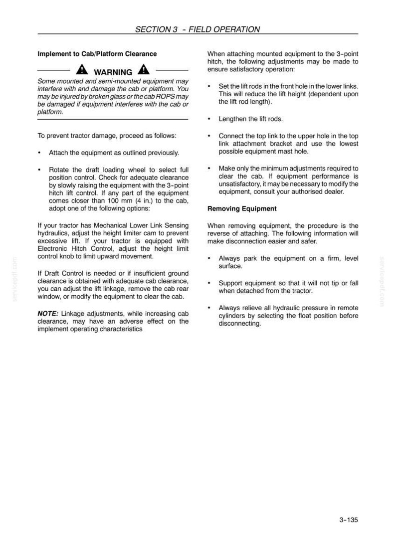 K&ouml;nnte beinhalten: Eine technische Dokumentenseite mit dem Titel SECTION 3 - FIELD OPERATION, die Anweisungen zum Abstand zwischen Anbauger&auml;t und Kabine/Plattform sowie zum Entfernen von Ausr&uuml;stung enth&auml;lt. Sie umfasst Warnhinweise und spezifische Einstellschritte.