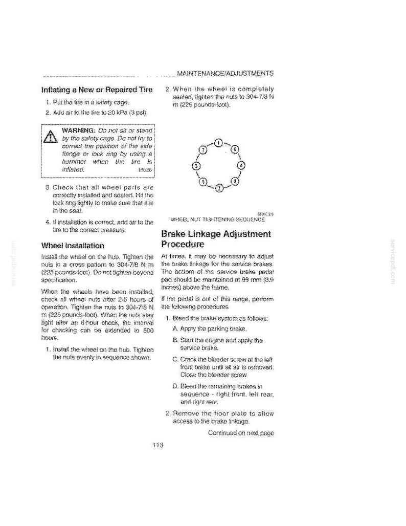 Op de afbeelding: Een pagina uit een handleiding met instructies voor het oppompen van een band, wielmontage en afstelling van de remstang. Bevat diagrammen en instructies voor auto onderhoud, met metingen in cm en Newton meters.