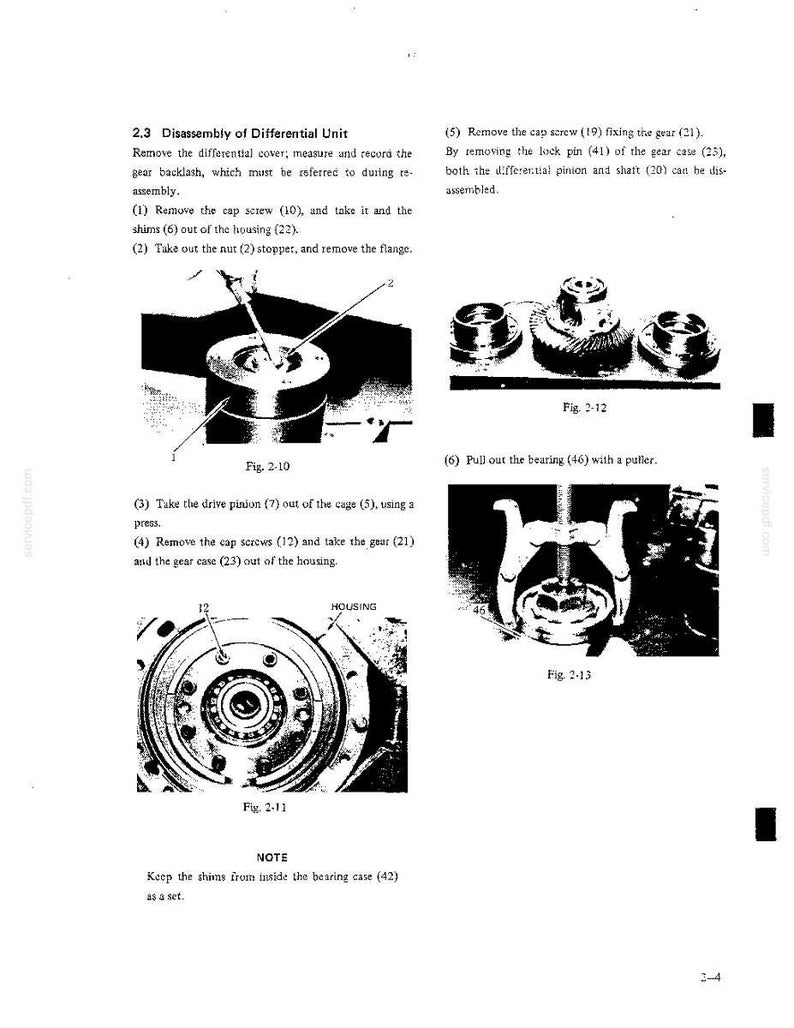 K&ouml;nnte beinhalten: Eine Seite aus einem technischen Handbuch mit dem Titel 2.3 Disassembly of Differential Unit, die schwarz-wei&szlig;e Diagramme mit den Bezeichnungen Fig. 2-10, 2-11, 2-12 und 2-13 enth&auml;lt. Der Text bietet nummerierte Anweisungen zum Ausbau von Bauteilen.