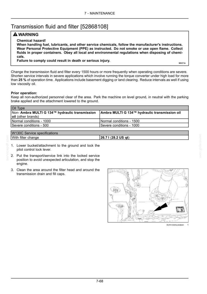 Puede incluir: Una p&aacute;gina de documento de mantenimiento titulada Transmission fluid and filter [52868108] que incluye una advertencia de peligro qu&iacute;mico, instrucciones de servicio, una tabla de tipos de aceite, especificaciones W130C de 26,7 l y un dibujo t&eacute;cnico.