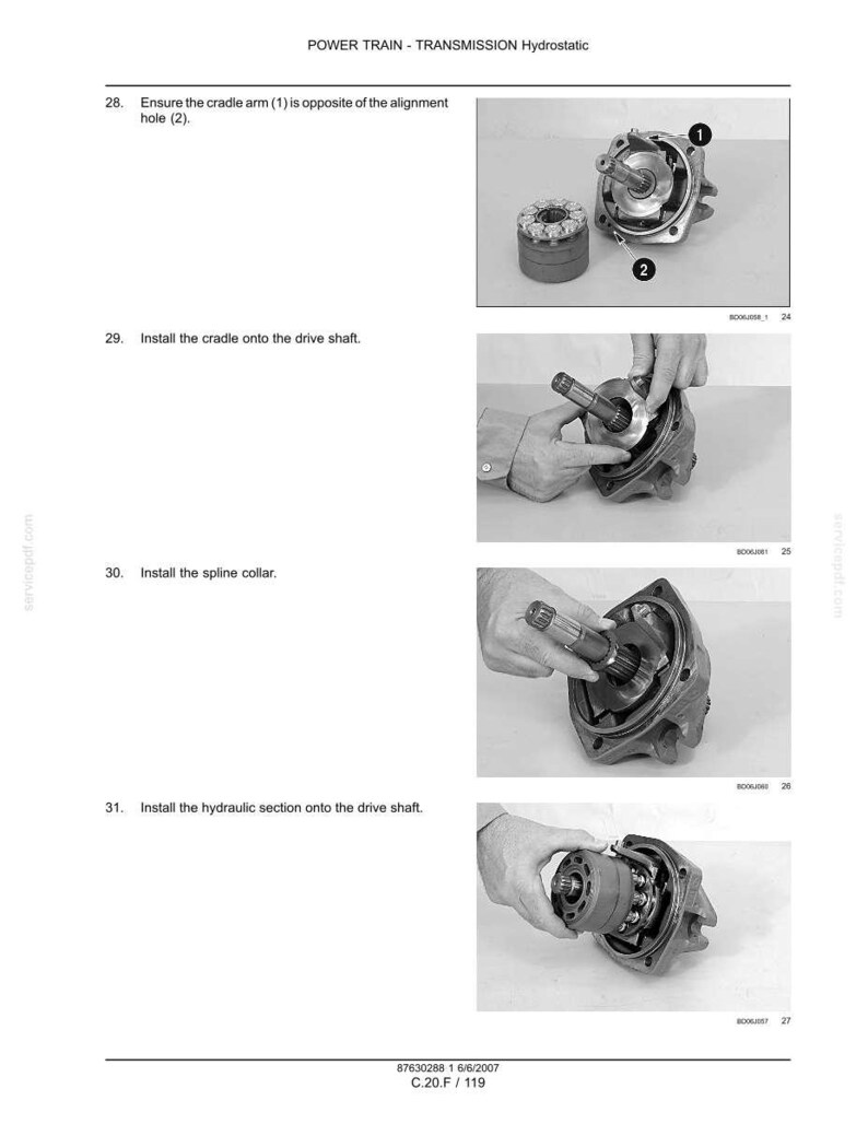 Puede incluir: Una p&aacute;gina de manual t&eacute;cnico titulada POWER TRAIN - TRANSMISSION Hydrostatic, que presenta cuatro fotograf&iacute;as instructivas en blanco y negro que muestran el montaje de un componente de transmisi&oacute;n hidrost&aacute;tica, incluyendo un brazo de cuna, eje de transmisi&oacute;n y collar&iacute;n estriado.