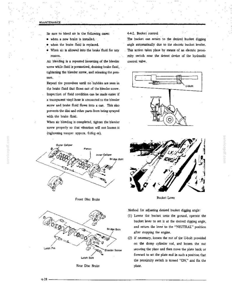Puede incluir: Una p&aacute;gina de manual t&eacute;cnico titulada MAINTENANCE con diagramas de un freno de disco delantero, un freno de disco trasero y un mecanismo de control de cuchara. El texto proporciona instrucciones para el purgado y el ajuste del &aacute;ngulo de excavaci&oacute;n.