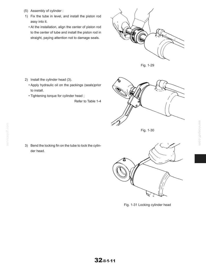 Op de afbeelding: Lijntekeningen die de montage van een cilinder illustreren. De stappen omvatten het installeren van de zuigerstang, de cilinderkop en het buigen van een borgpen. De tekst bevat instructies en figuurverwijzingen.