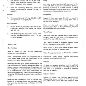 Pu&ograve; includere: Una pagina del manuale idraulico di una gru DROTT Carrydeck, con istruzioni per la rimozione e la sostituzione di parti come cuscinetti e piastre di spinta. Il testo descrive le procedure di ispezione e i limiti di usura.