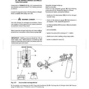 Puede incluir: Diagrama de un dispositivo de recarga de acumulador con una botella de nitr&oacute;geno, un man&oacute;metro y varias v&aacute;lvulas. El texto incluye instrucciones para restaurar los acumuladores de freno y advertencias de seguridad. La imagen es de un manual.