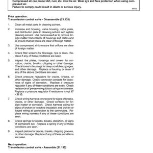 Op de afbeelding: Een technisch document met details over de visuele inspectie van een transmissie-regelklep. Het document bevat een waarschuwing over rondvliegend puin en instructies voor het reinigen, inspecteren en monteren van de klep. De tekst is in zwart-wit.