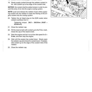 K&ouml;nnte beinhalten: Seite aus einem Wartungshandbuch, das die Vorgehensweise zum Bef&uuml;llen des K&uuml;hlmittelsystems eines Motors beschreibt. Der Text enth&auml;lt nummerierte Schritte, Drehmomentangaben und Sicherheitshinweise. Eine Motordiagramm mit einem Pfeil ist ebenfalls enthalten.