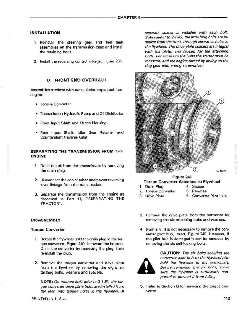 Op de afbeelding: Een technische tekening van een koppelomvormer en zijn vliegwiel. De afbeelding toont gelabelde componenten zoals de aftapplug, koppelomvormer, aandrijfplaat, afstandhouder, vliegwiel en converter-pilootnaaf.