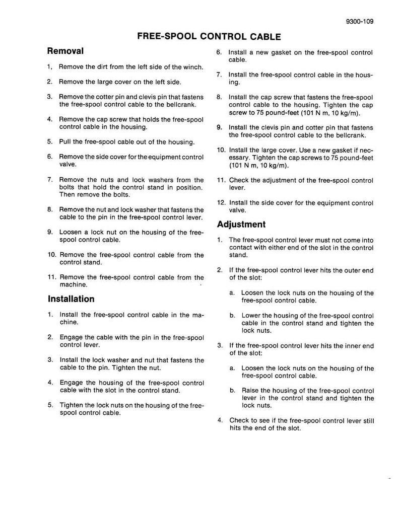 Pu&ograve; includere: Un documento tecnico dettagliato con istruzioni per la rimozione, l'installazione e la regolazione di un cavo di comando a ruota libera. Il documento include passaggi numerati e diagrammi per la manutenzione e la riparazione. Il testo &egrave; in nero su sfondo bianco.