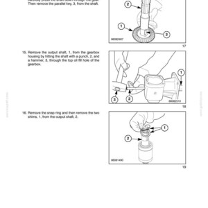 Puede incluir: Una p&aacute;gina de manual t&eacute;cnico titulada SECTION 58 - MOWER - CHAPTER 3, que presenta tres dibujos lineales en blanco y negro con etiquetas numeradas. Los diagramas ilustran los pasos de desmontaje mec&aacute;nico de una caja de cambios de cortac&eacute;sped.