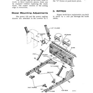 K&ouml;nnte beinhalten: Explosionszeichnung eines Kippdozers, bezeichnet als Abbildung 3. Das Diagramm zeigt verschiedene Komponenten, darunter die Dozerschild, den Hubzylinder und den Drehzapfen. Textbeschriftungen kennzeichnen jedes Teil.