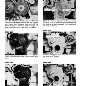 Op de afbeelding: Een zwart-wit diagram uit een handleiding, met motoronderdelen en instructies. De afbeelding bevat close-ups van tandwielen, behuizingen en de krukas. Tekstlabels identificeren onderdelen en montagestappen.