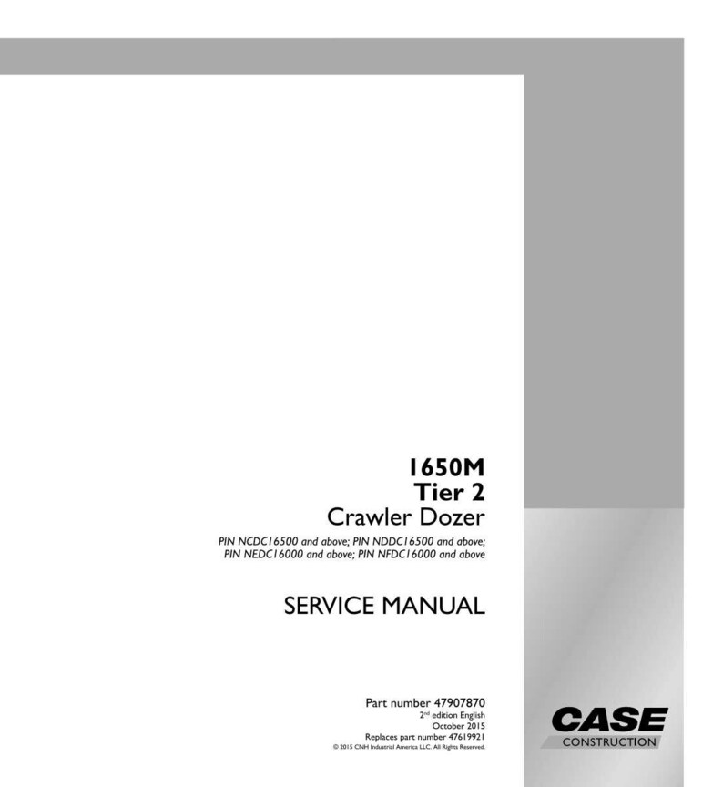 Puede incluir: Un manual de servicio blanco para una excavadora de orugas 1650M Tier 2. La portada incluye el texto "SERVICE MANUAL", el logotipo de Case Construction y el n&uacute;mero de pieza 47907870. El manual es la 2&ordf; edici&oacute;n, publicado en octubre de 2015.