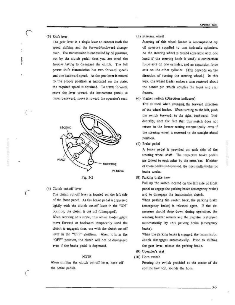 K&ouml;nnte beinhalten: Eine Seite aus einem technischen Handbuch mit dem Titel Operation, die eine schwarz-wei&szlig;e Strichzeichnung eines Lenkrads und eines Schalthebels mit den Bezeichnungen First, Second, Reverse und N zeigt. Der Text enth&auml;lt Bedienhinweise.