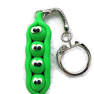 Peapod Schlüsselanhänger, Vegan Geschenk, Polymer Clay, Wichtelgeschenk, Weihnachtsgeschenk, Fimo Weihnachten, Gemüse Schlüsselanhänger