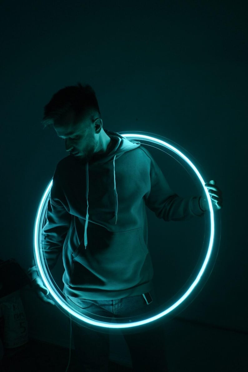 Batteridriven cyberpunk cirkel neonskylt, LED-ringväggkonst, trådlös futuristisk dekor, anpassad sci-fi-halolampa bild 13