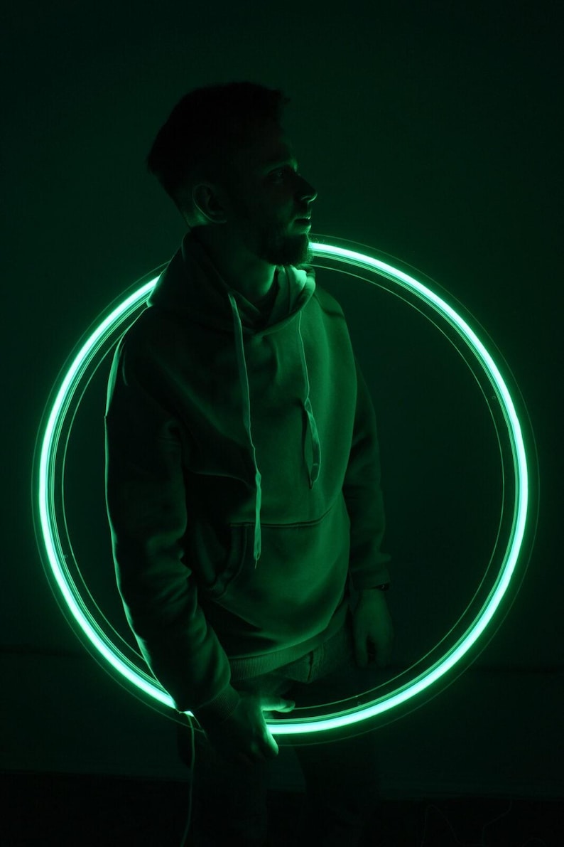 Batteridriven cyberpunk cirkel neonskylt, LED-ringväggkonst, trådlös futuristisk dekor, anpassad sci-fi-halolampa bild 12