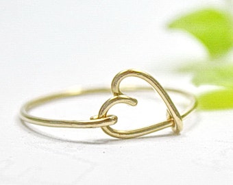 Gold Heart Ring, 14K Gold Filled Wire Love Heart Ring - Chic, Elegant And Dainty Heart Jewelry, Wire Wrap Ring, Wife and Girlfriend Gift