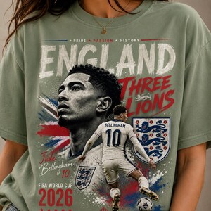 Camiseta de fútbol de Inglaterra 2026 / Camiseta gráfica de los Tres Leones / Camiseta de Jude Bellingham / Camiseta de aficionado de Inglaterra para la Copa Mundial de la FIFA 2026 / Regalo unisex de fútbol imagen 3