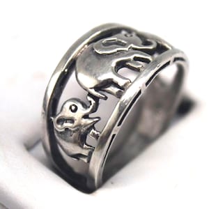 Three Little Elephants • Mother & Babies Ring • 1 CM Wide Band • Size 6 • 925