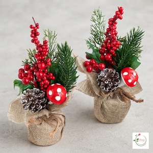 Mini plante artificielle en pot | Verdure réaliste, baies, pommes de pin (Noël, Nouvel An)