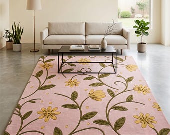 Roze handgetuft wollen vloerkleed met bloemenmotief | Botanisch geel bloemenpatroon | Hoogpolig vloerkleed op maat voor woonkamer, slaapkamer en kinderkamer