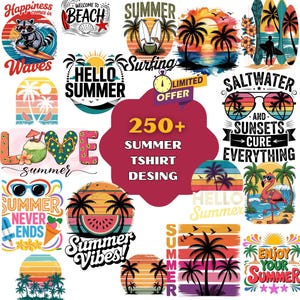 Può includere: Una collezione di grafiche a tema estivo, con testo e illustrazioni. I disegni includono palme, tramonti, tavole da surf e frasi come "Hello Summer" e "Summer Vibes!" Un disegno centrale recita "250+ Summer T-shirt Designs."