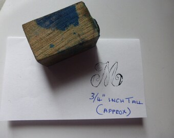 M. petit monogramme initiale tissu Stamp, cru Français, M. initiale vers 1880-1910