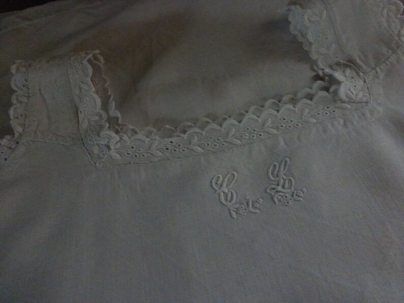Chemise Antique Pure linen Nightgown French. Nightdress