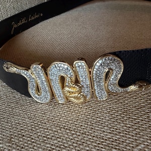 Signerat Judith Leiber Vintage svart ödlehudsbälte med kristallbelagd ormspänne Sällsynt dubbelt ormbälte Designer Couture-bälte justerbar storlek