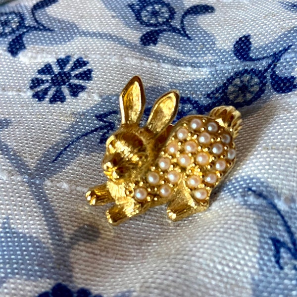 Bunny Brooch in Pearls and Gold Vintage Avon Tack Pin RARE