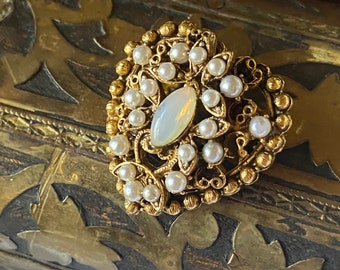 Vintage 1960/'s Signed Florenza Gold ToneBlackFaux Pearl Brooch